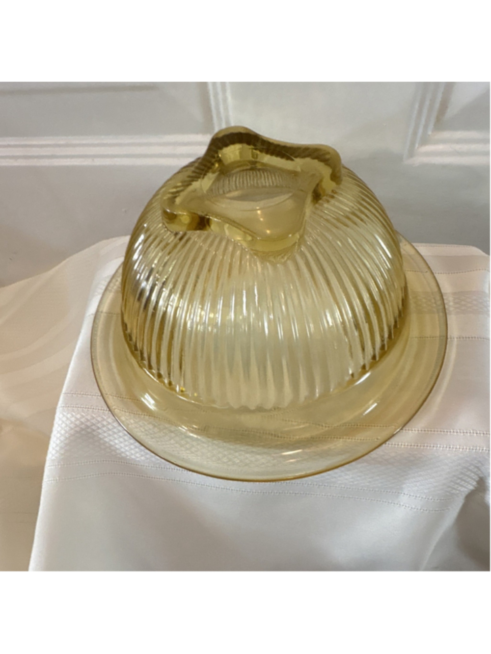 Yellow Glass Ribbed Round bowl - Picture 3 of 7